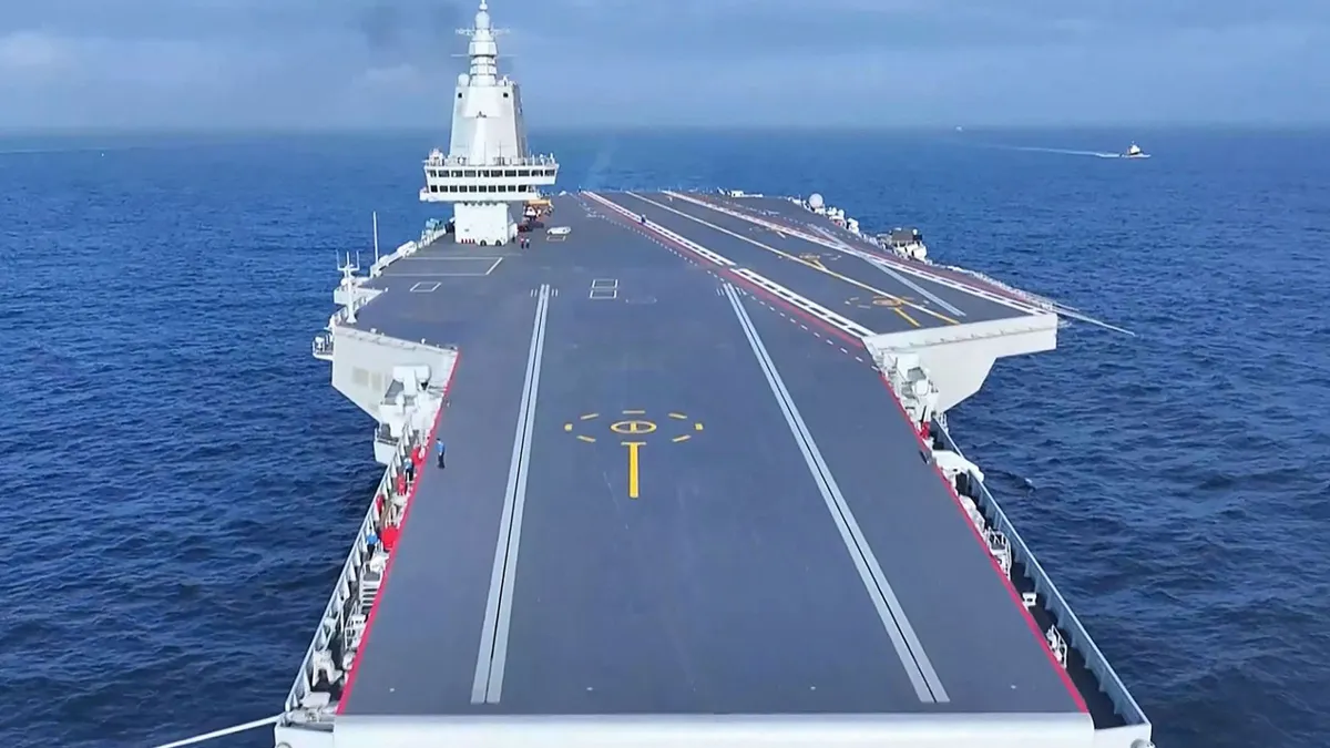 Kína valamire készül! Elindultak a hadihajók