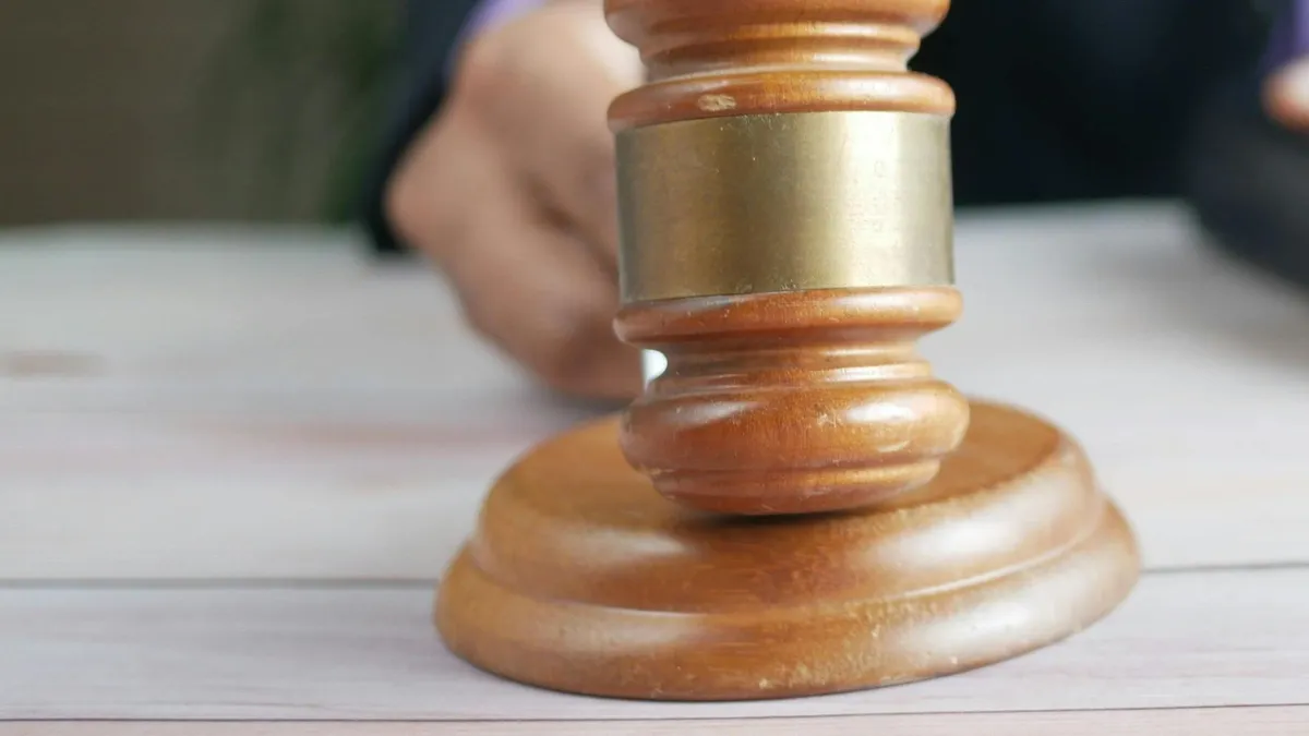 A kiskorú lányt a hatóságok 2023 szeptemberében emelték ki a családból