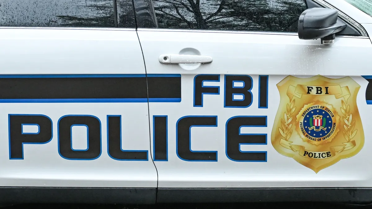 körözött bűnöző, WASHINGTON, DC  MAY 28:The FBI logo is visible on an FBI Police vehicle in Washington, D.C., on May 28, 2025. (Photo by STR/NurPhoto) (Photo by NurPhoto via AFP)