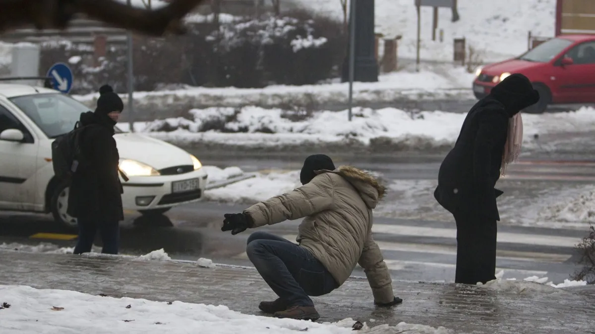 ónos eső vagy ólmos eső vegyes halmazállapotú, túlhűlt vízcseppekből álló csapadékfajta, ónoseső, időjárás, összeállítás, galéria, 2026