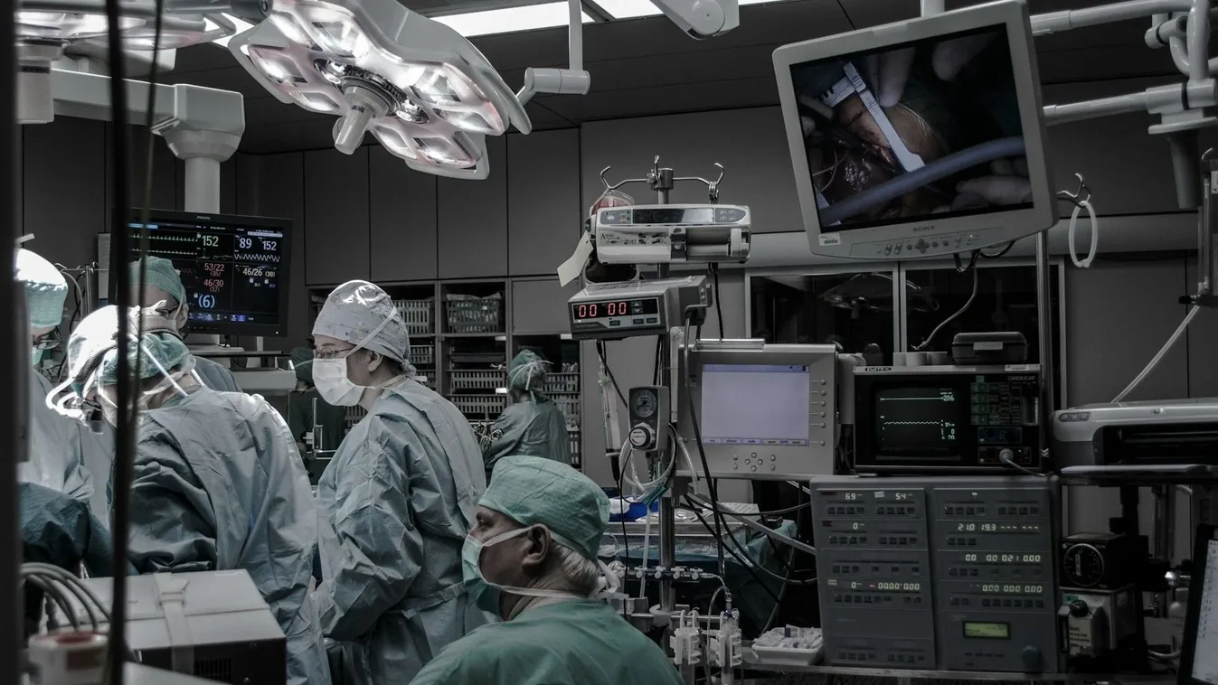 Orvosi áttörés: Mellkasnyitás nélkül végeztek életmentő szívműtétet Kép