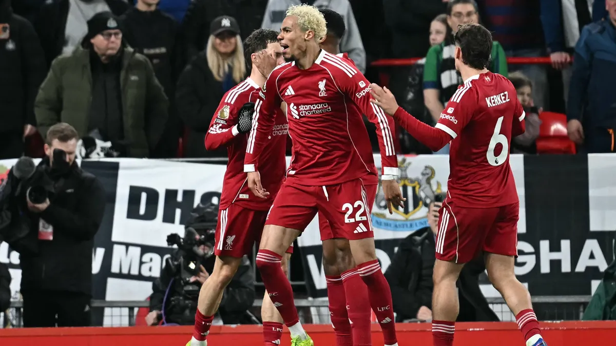 Szoboszlai remekelt védőként, Kerkez először adott gólpasszt a Liverpoolban