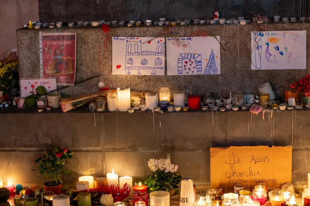 Megemlékezés a Charlie Hebdo szerkesztőség ellen elkövetett terrortámadásra (Fotó: LAURENT CARON / Hans Lucas)