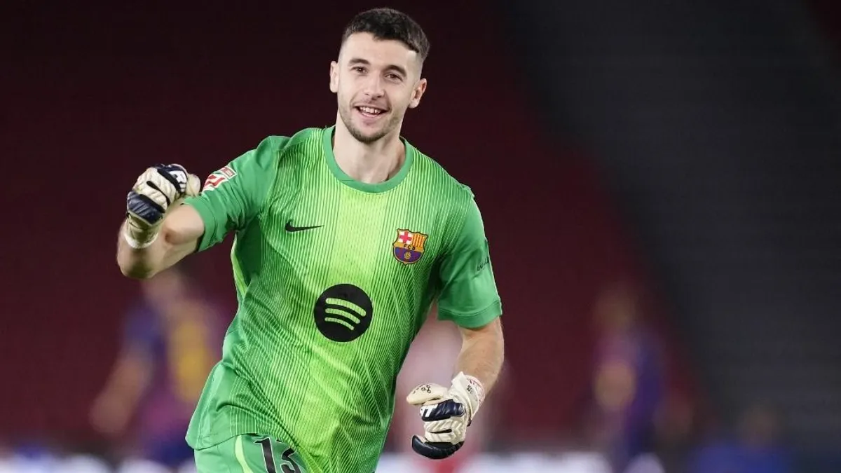 Saját csapattársát is feláldozta, hőssé vált az árulónak nevezett Barcelona-kapus – videó