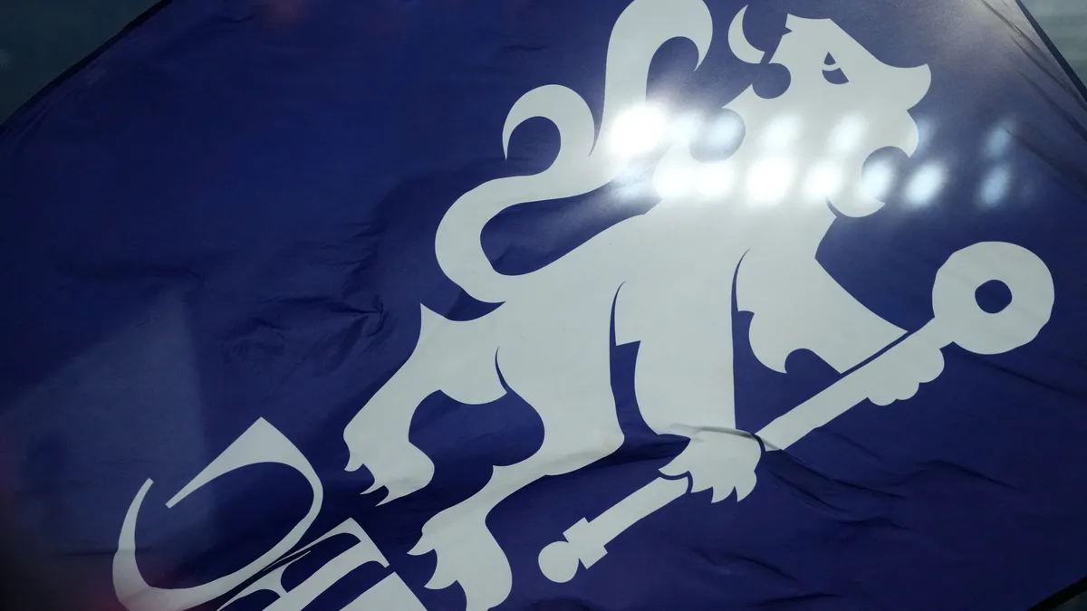 A Chelsea-címerét nem kedvelik Nápolyban, két szurkoló ezt testközelből érezhette meg. 