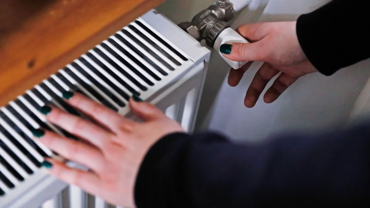 Rezsistoppal segít a kormány