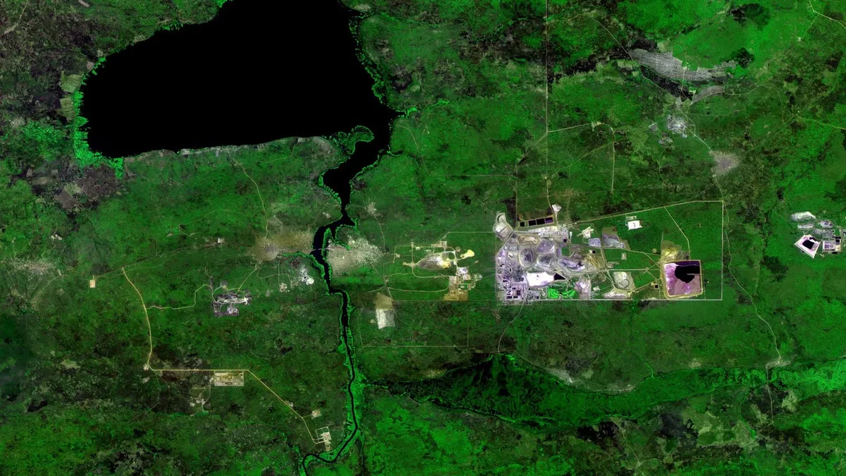 A Kongó Katanga régiójában található Mutanda bányáról készült szatellitfelvétel, nyersanyag