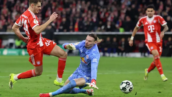 Gulácsi cseréje hatalmasat hibázott, a Bayern kiverte a Leipziget a kupából