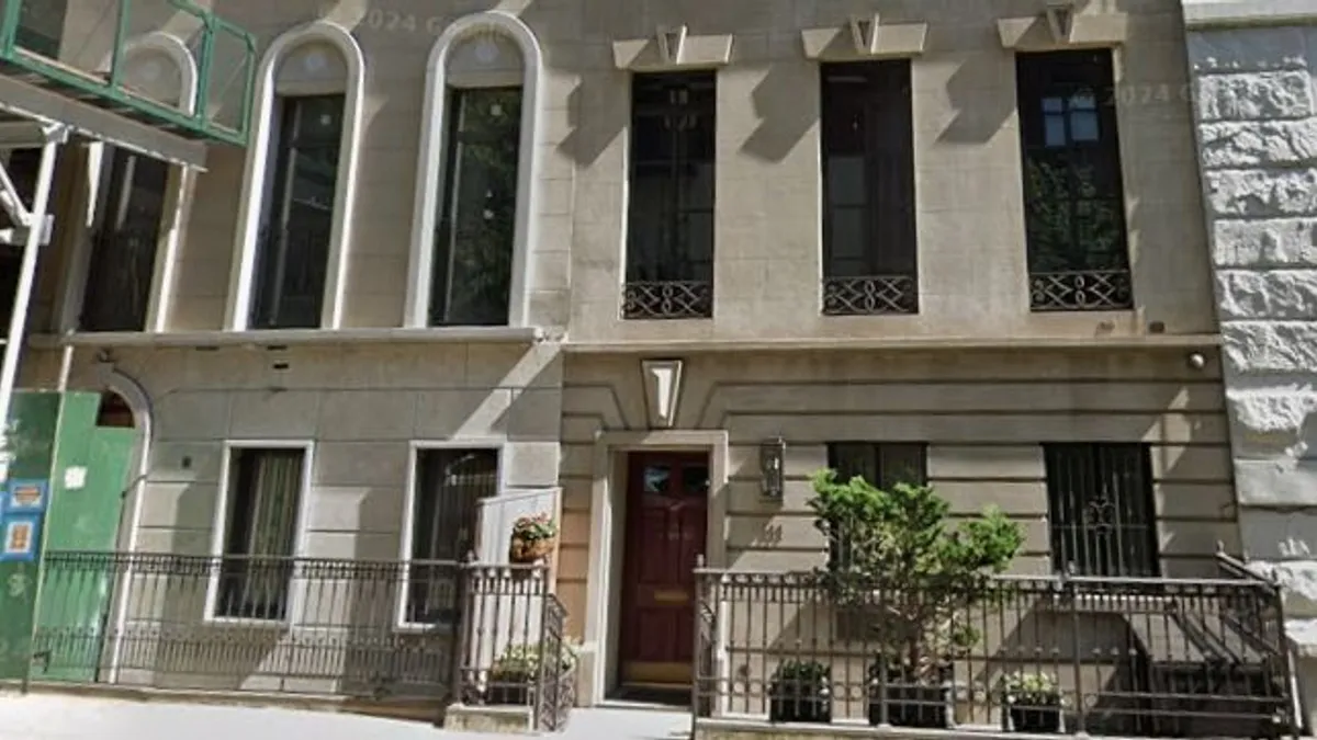 Örökösödési háború: egy 4,2 milliárdos luxusvillát foglalt el egy házvezetőnő –...