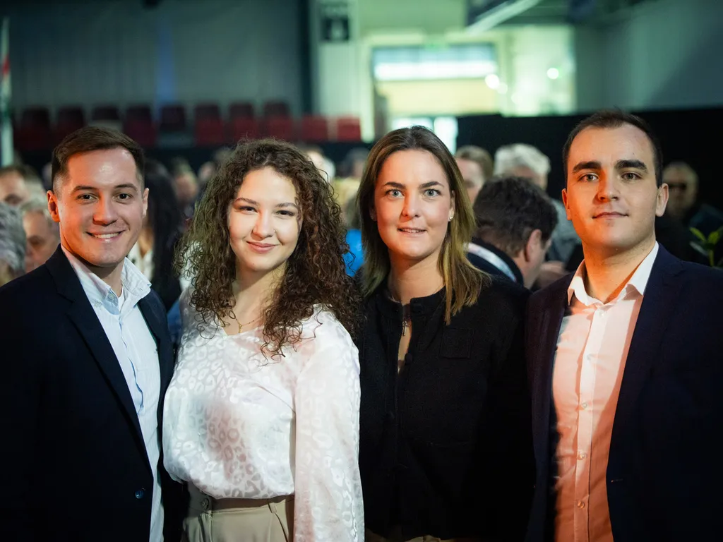 DPK, Digitális Polgári Körök, DigitálisPolgáriKörök, háborúellenes gyűlés, háborúellenesgyűlés, Esztergom, DPKEsztergom, 2026.02.28.