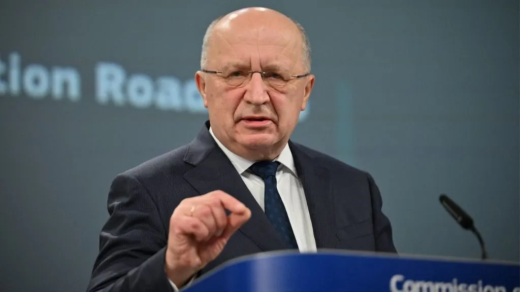 Háborús matek Brüsszelben: több fegyver és pénz, kevesebb béke