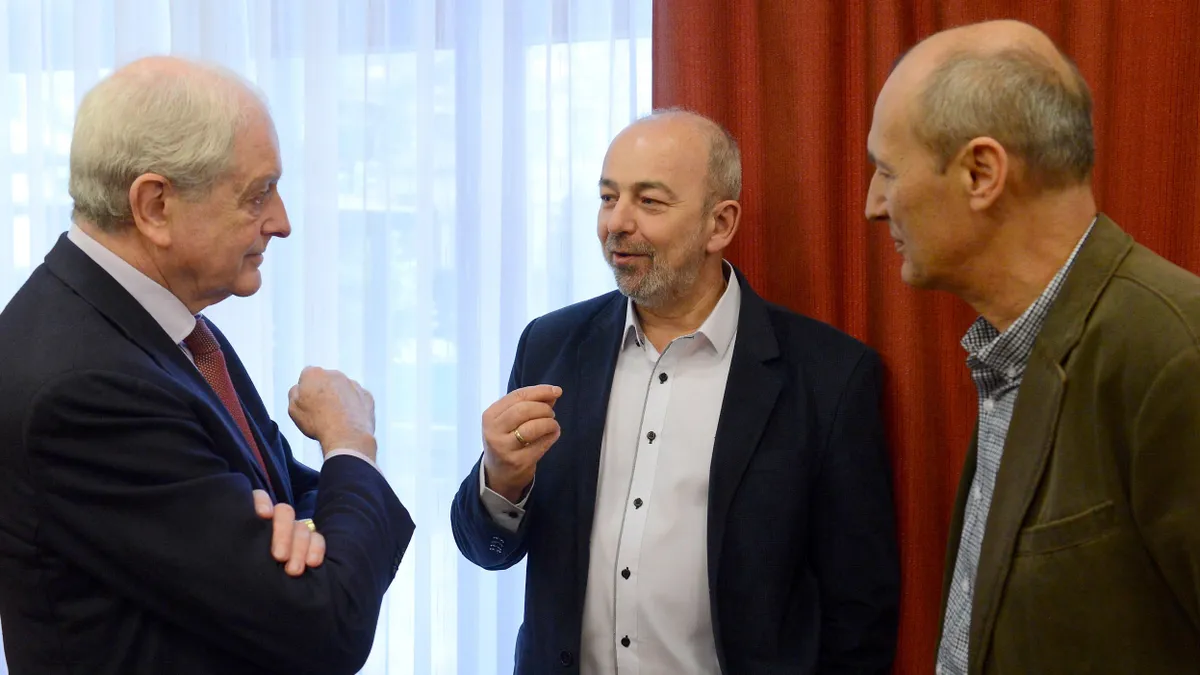 Ismét a rezsicsökkentést bírálja a tanácsadó.