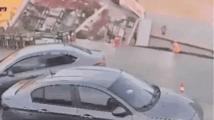 kairói földomlás,Egyiptom, benzinkút, Egyiptombenzinkút, víznyelő, GIF, 2026