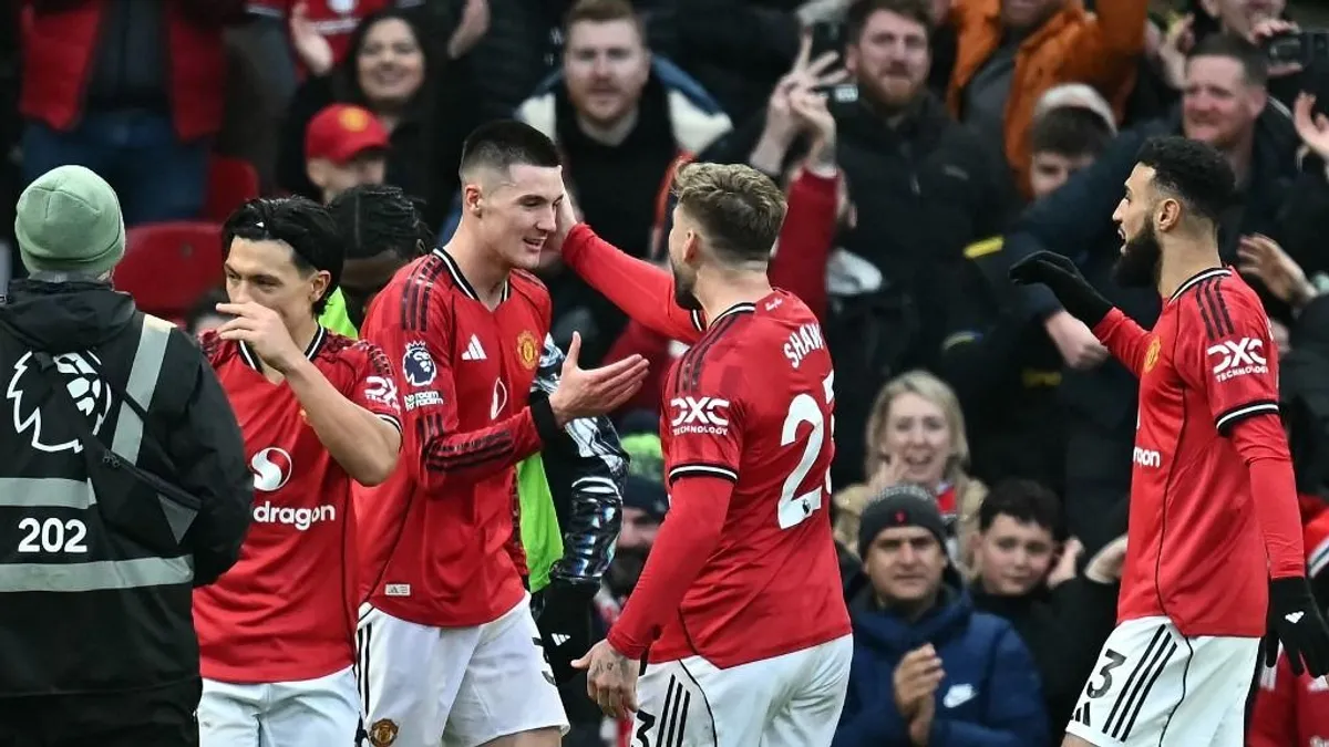 Hihetetlen fordulattal ért véget a Manchester United bajnokija