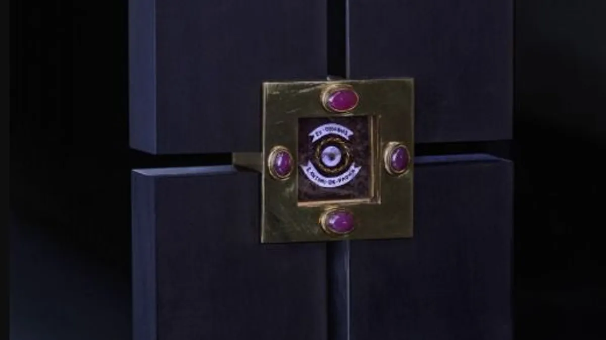 Új ereklye érkezett Székesfehérvárra – ritka alkotás látható a kiállításon –...