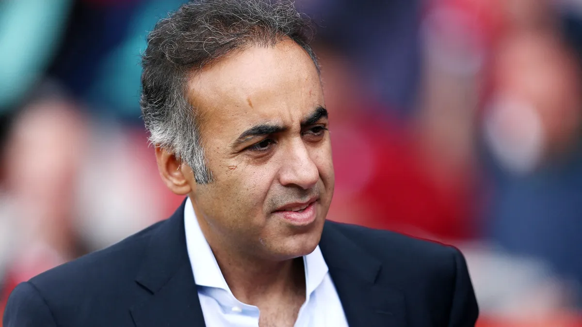 Saját otthonában késelték meg a Premier League-csapat korábbi tulajdonosát