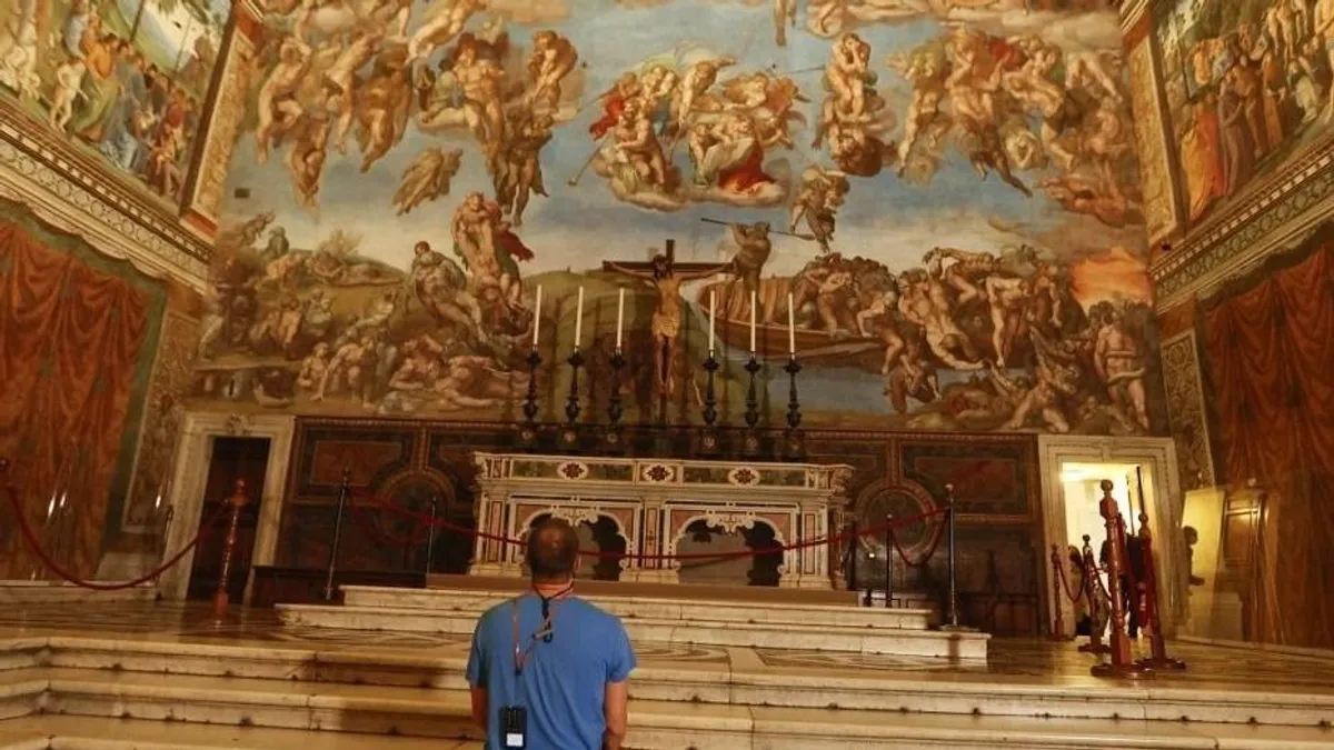Így távolítják el a szennyeződéseket Michelangelo híres freskójáról – ORIGO