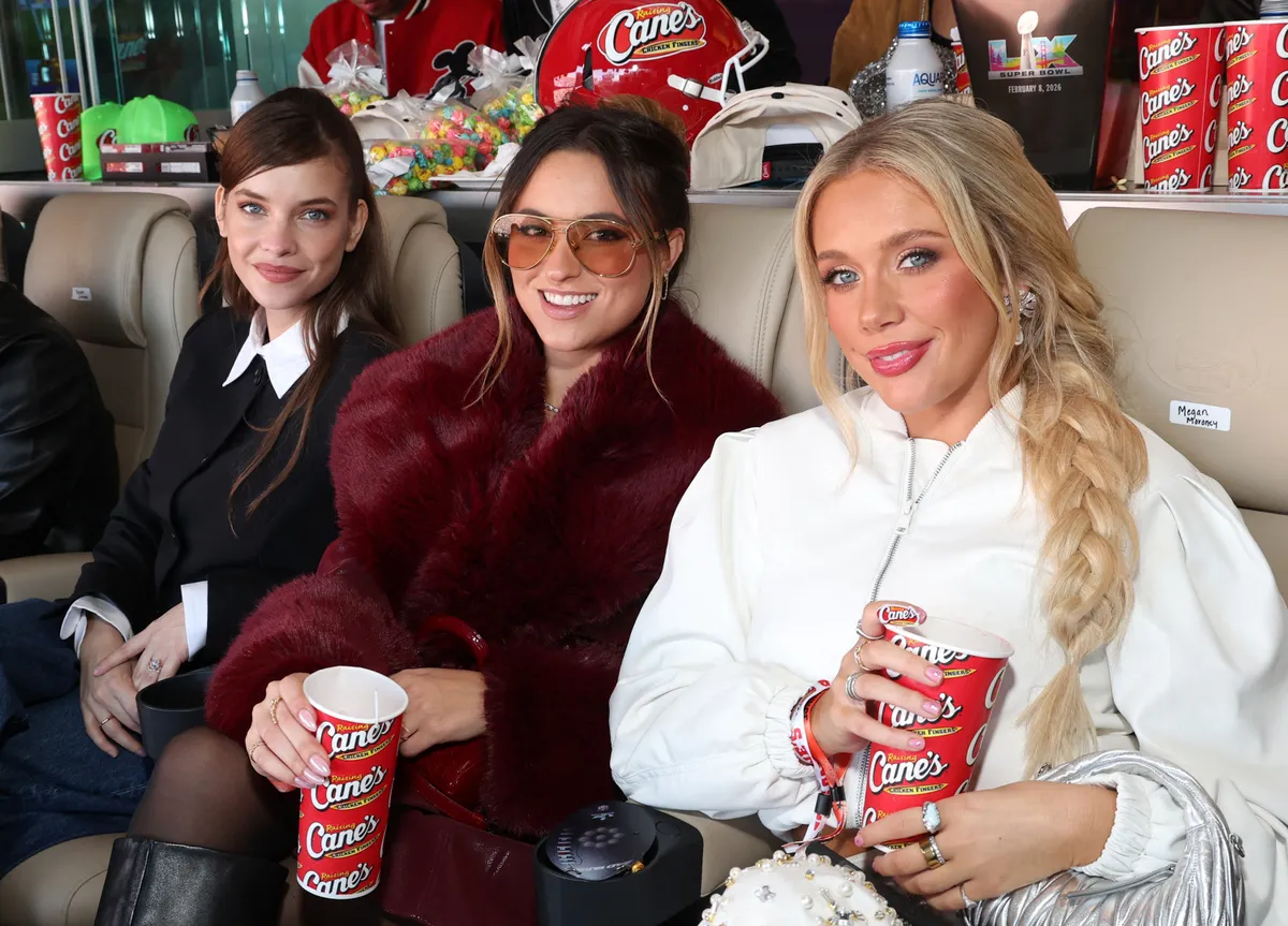 Palvin Barbara, Sophia Graves és Megan Moroney a Raising Cane’s tulajdonosa, Todd Graves vendégeként vesz részt a 60. Super Bowlon a Levi's Stadiumban. Fotó: PHILLIP FARAONE / GETTY IMAGES NORTH AMERICA