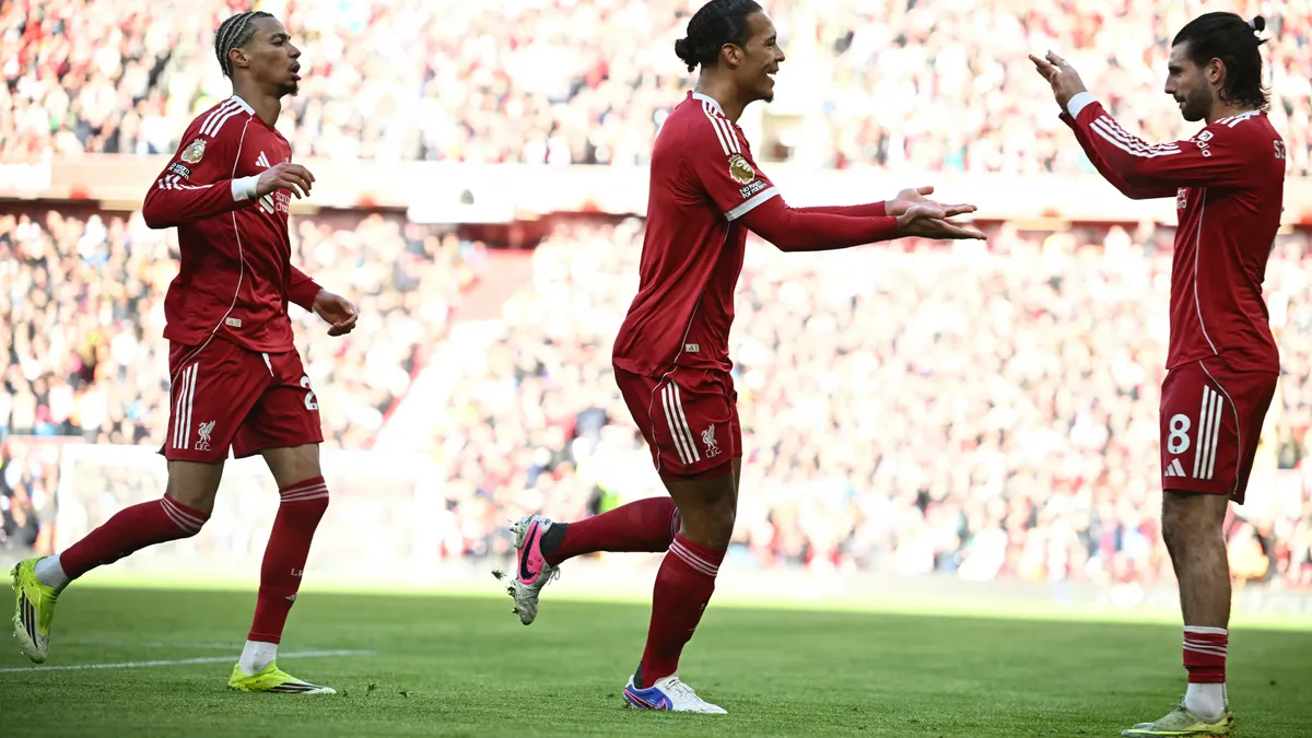 A Liverpool Szoboszlainak köszönhetően egy mutatóban vezeti a Premier League-t