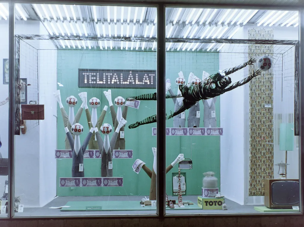 Corvin áruház, Corvináruház, 100 éve nyílt meg