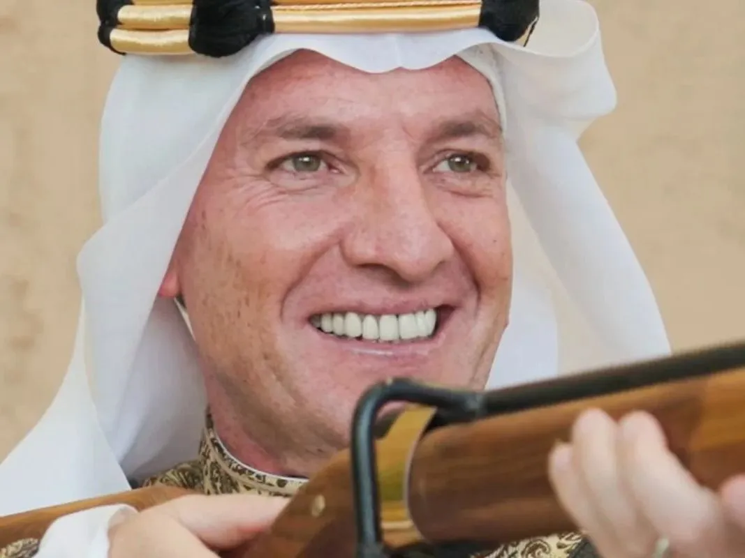 Brendan Rodgers, a Liverpool korábbi menedzsere puskával a kezében tűnt fel