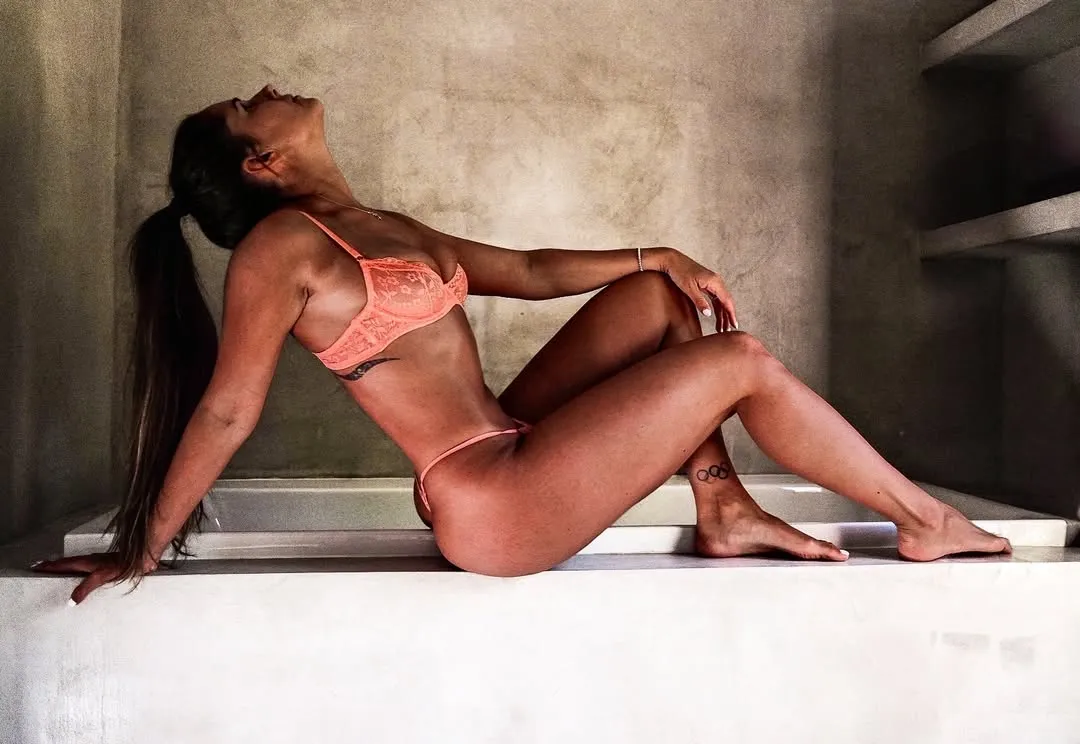 A szuperszexi Only Fans-lány, Alex Ianculescu élete megváltozott az online pornónak köszönhetően 