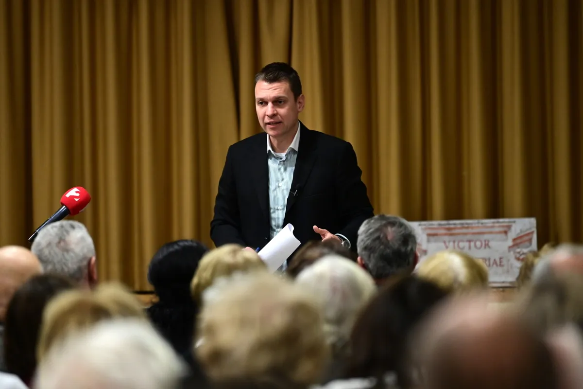 Pilisszántó, 2025. december 4.
Menczer Tamás, a Fidesz-KDNP kommunikációs igazgatója, a térség fideszes országgyűlési képviselője fórumot tart Pilisszántón a Baross-házban 2025. december 4-én.
MTI/Kovács Attila