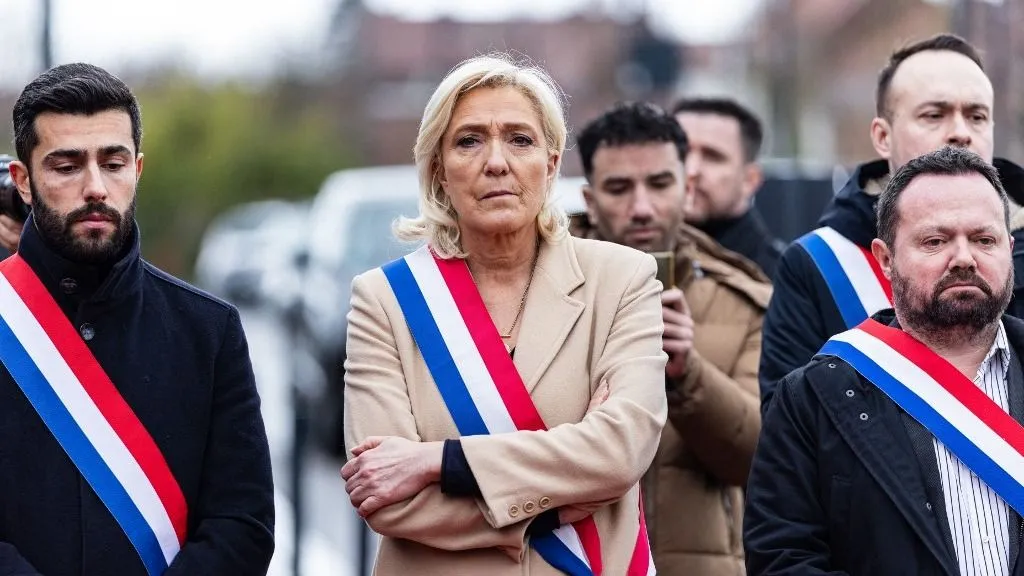 Antifa csoportok zavargásokkal akarták ellehetetleníteni Marine Le Pen egyik rendezvényét is