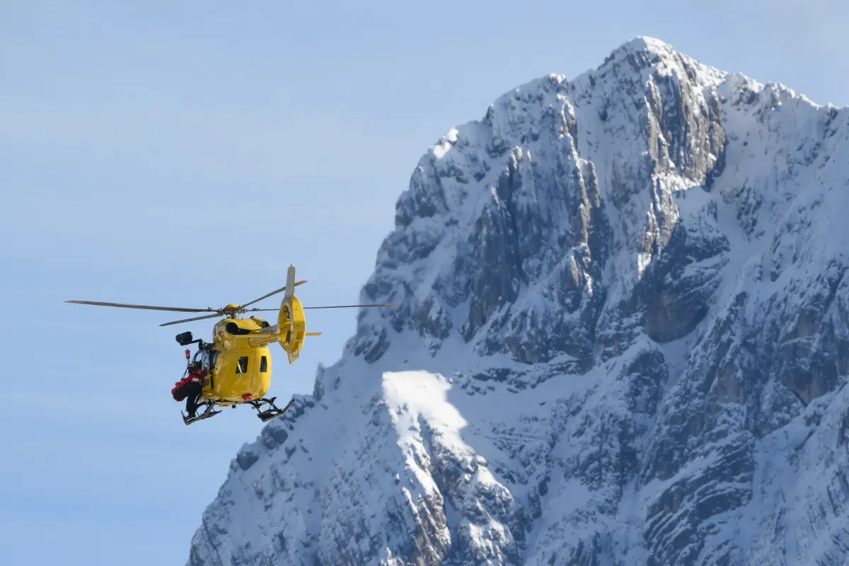 Ez a helikopter vitte kórházba Lindsey Vonnt a téli olimpiáról