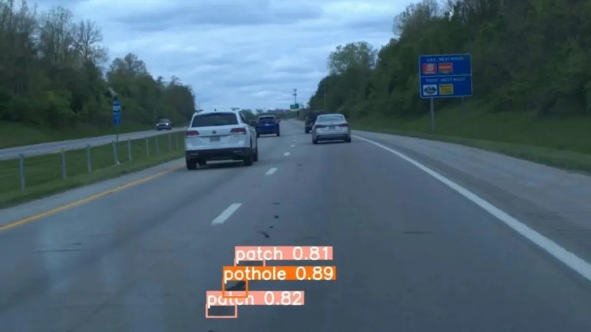 Itt kátyút és korábbi kátyúzást is detektált a Honda autókra szerelt útellenőrző rendszere