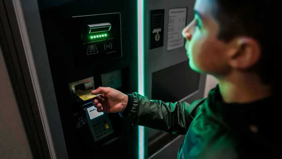 Erste Bank, atm bankautomata bankkártya készpénz