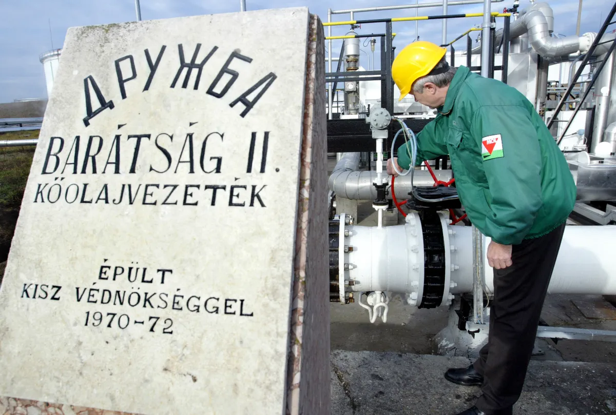 Brüsszel megtiltaná az orosz olaj még fennmaradó importját