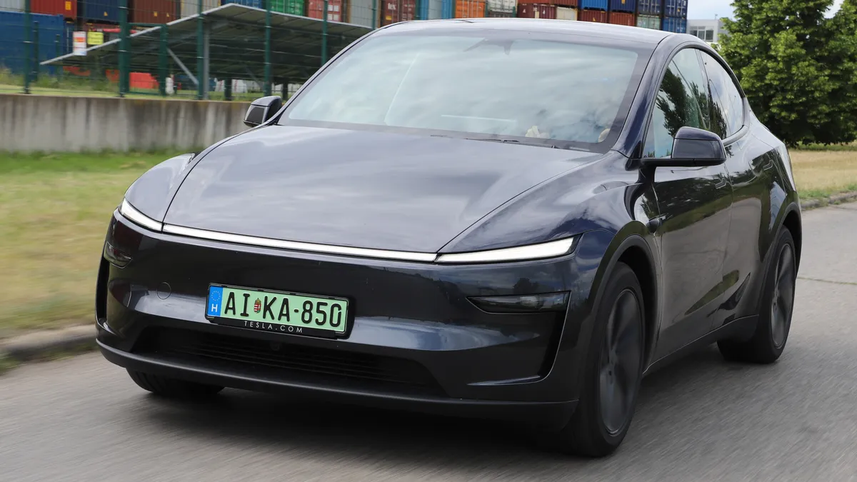 Vállalkozások pályázhatnak a villanyautó-vásárlásra.