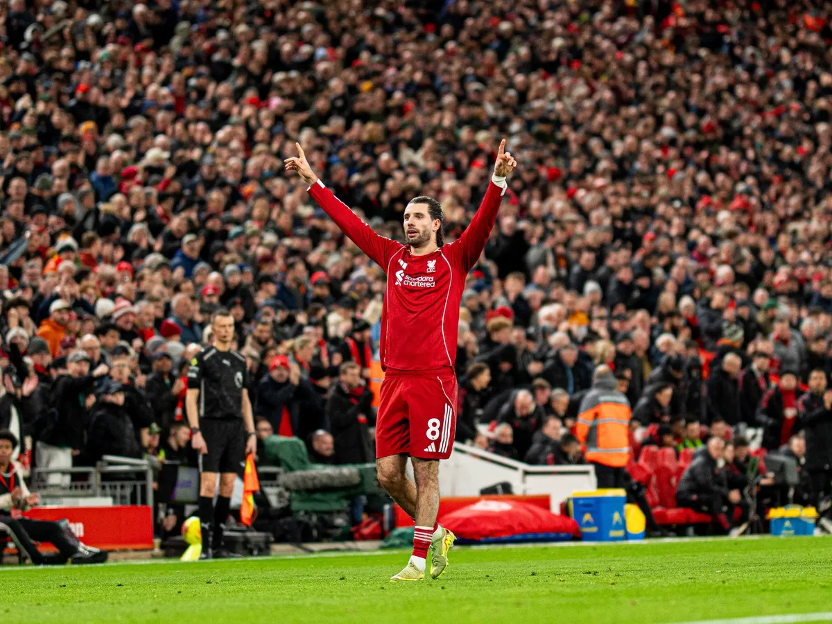 Dominik Szoboszlai: Người hùng cô độc tại Anfield