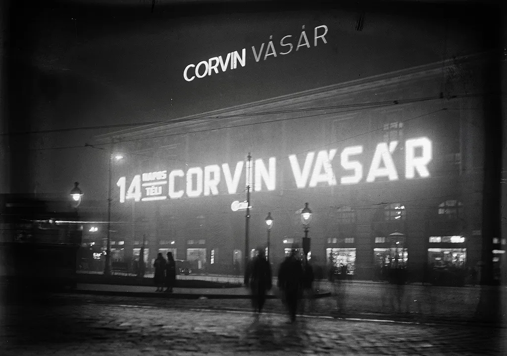 Corvin áruház, Corvináruház, 100 éve nyílt meg