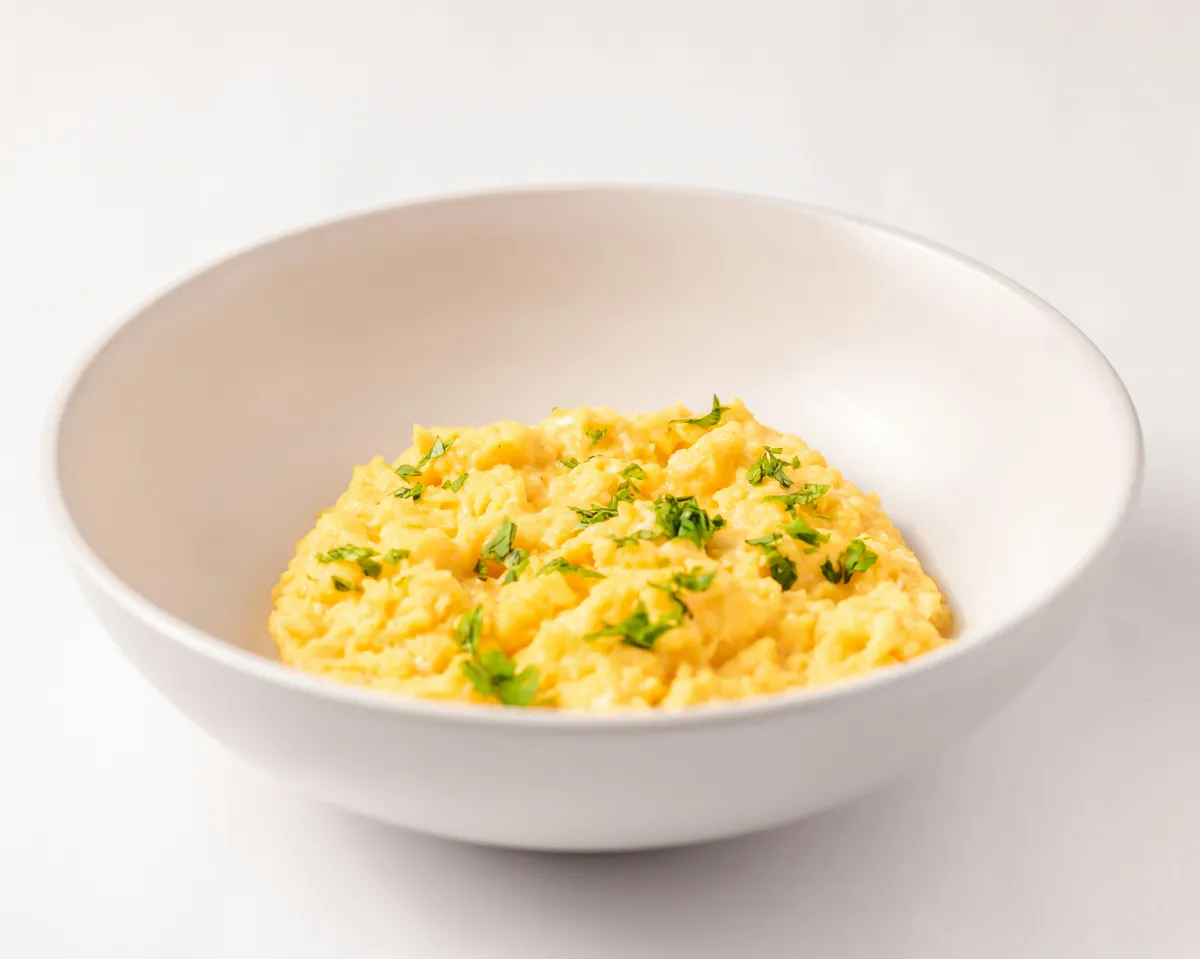 Gordon Ramsay világhírű séf végre lerántotta a leplet a tökéletes rántotta titkáról. 