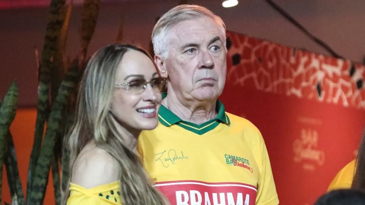 Carlo Ancelotti lebukott: három bombázót kényeztetett egyszerre a felesége szeme láttára – kép