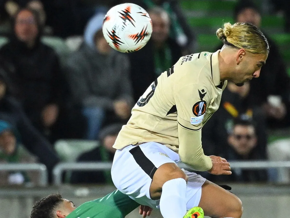 Razgrad, 2026. február 19.
Cebrail Makreckis, a Ferencváros (j) és Caio Vidal, a bolgár Ludogorec játékosa a labdarúgó Európa-liga nyolcaddöntőjébe jutásért játszott PFK Ludogorec Razgrad - Ferencvárosi TC mérkőzésen a razgradi Ludogorec Arénában 2026. február 19-én.
MTI/Czeglédi Zsolt