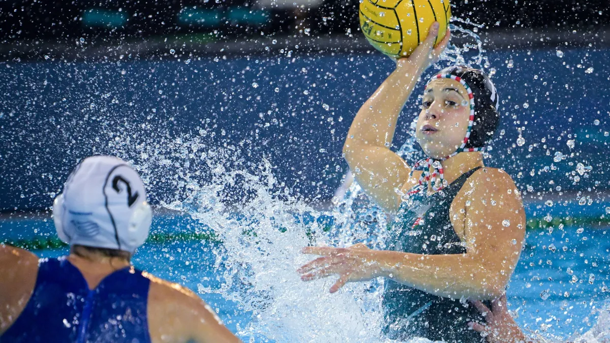 „Fagyos volt a víz, nem tudtam, hogy mi lesz" — elárulta titkát a büntetőölő magyar hős