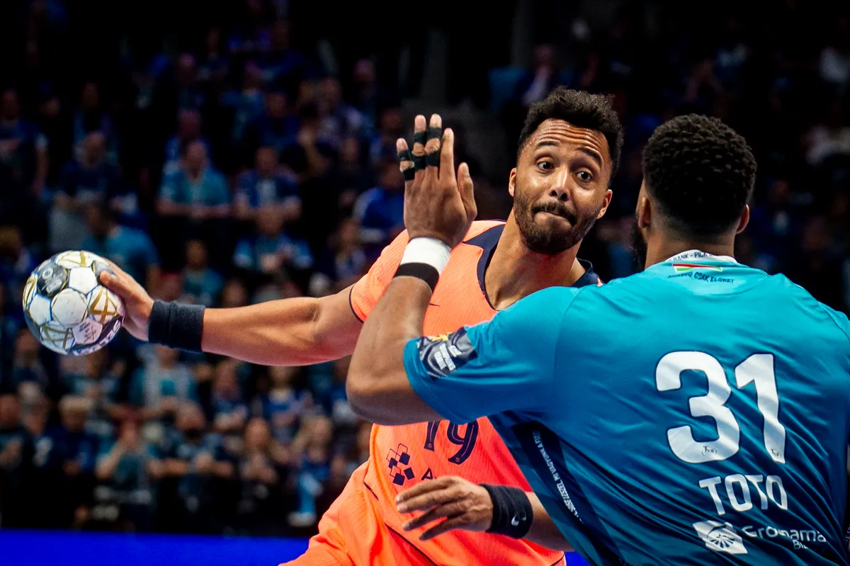 Szeged, 2026. február 18.
Timothey N’Guessan, a Barcelona (b) és Jérémy Toto, a Szeged játékosa (j) a férfi kézilabda Bajnokok Ligája csoportkörének 11. fordulójában játszott OTP Bank-Pick Szeged - Barcelona mérkőzésen a szegedi Pick Arénában 2026. február 18-án.
MTI/Ujvári Sándor