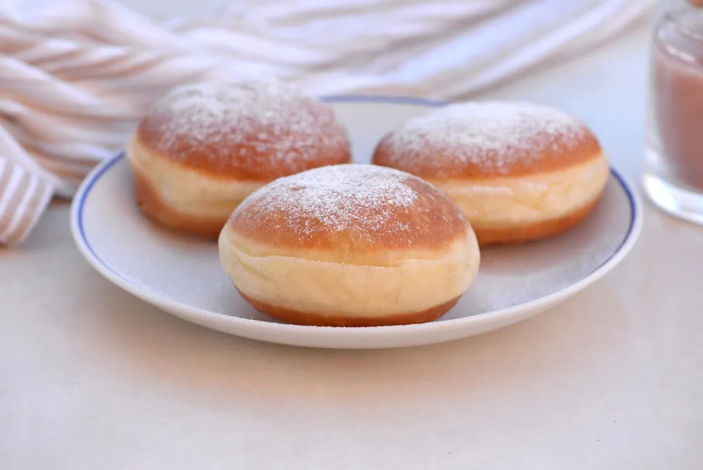 A tökéletes szalagos fánk aranybarna, könnyű és puha – a titkos hozzávalónak köszönhetően másnap is megőrzi állagát