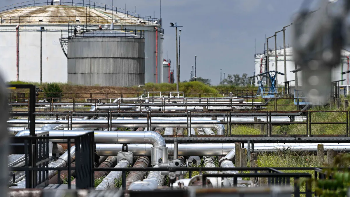 Barátság kőolajvezeték, Mol, 