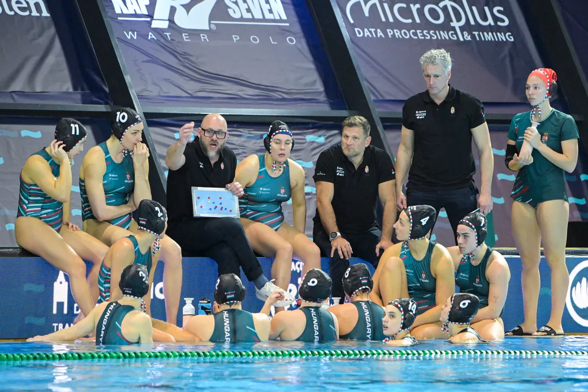 Az időkérés varázsa: Cseh Sándor szavaira is szükség volt a végső sikerhez Fotó: Szigetváry Zsolt / MTI Fotószerkesztõség