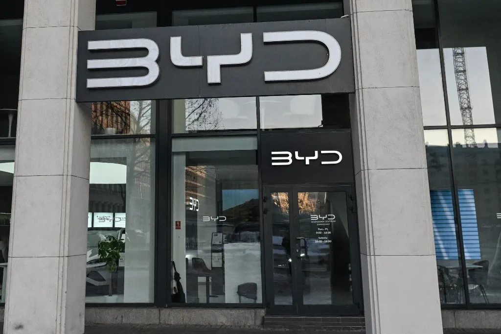 WARSAW, POLAND  JANUARY 17:The BYD logo is seen at the entrance to the BYD Salon in Warsaw, Poland, on January 17, 2026. (Photo by Artur Widak/NurPhoto) (Photo by Artur Widak / NurPhoto via AFP) BYD