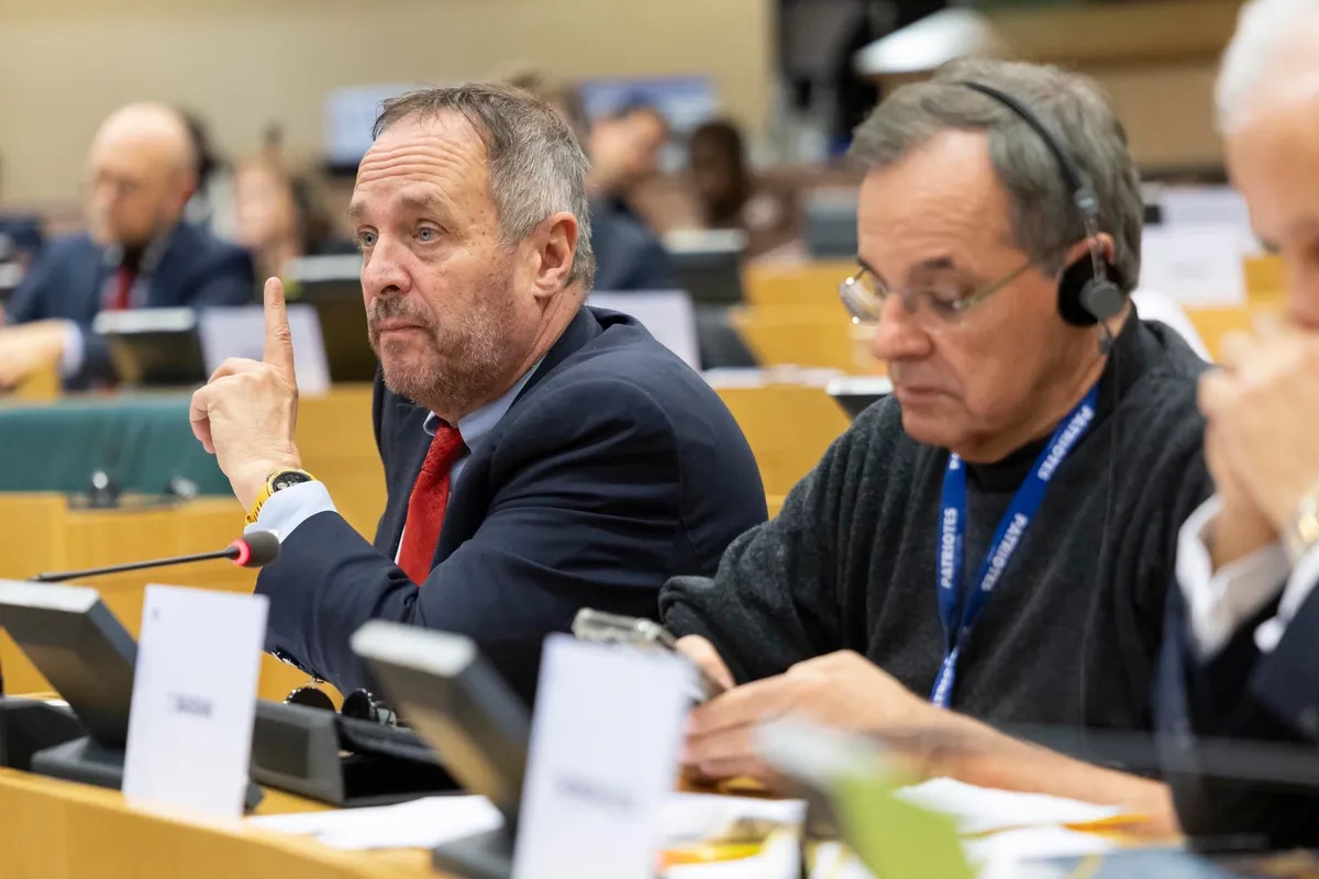 Hölvényi György, HölvényiGyörgy, Hölvényi