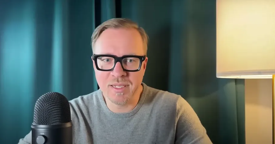  Volodomir Zelenszkij ukrán elnök egyik kedvenc politikai elemzője, Borisz Tizenhauzen elismerte, Zelenszkij azért zárta el a Barátság vezetéket, hogy beavatkozzon a magyar választásba (Forrás: Youtube)