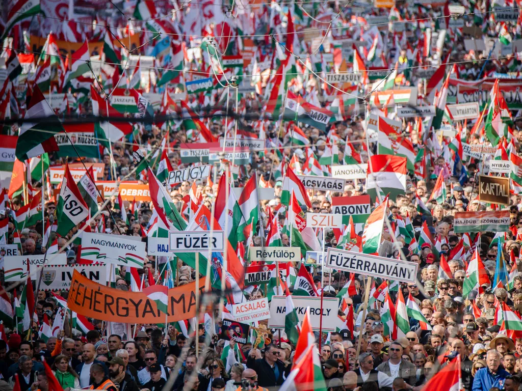 Békemenet, békemenet2026, békemenet2026.03.15., felvonulás, Civil Összefogás Fórum, CÖF, BékemenetCÖF, Fidesz,