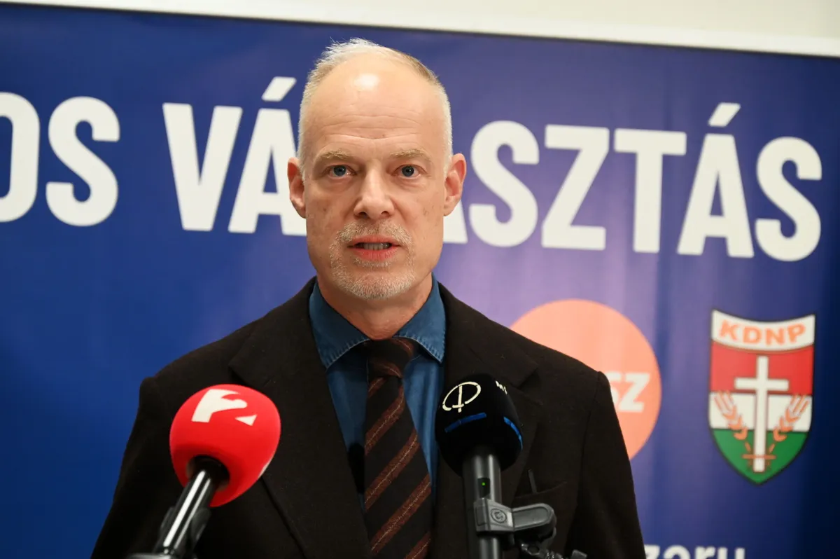 Szalay-Bobrovniczky Kristóf igyekszik elejét venni a tiszás rémhírterjesztésnek