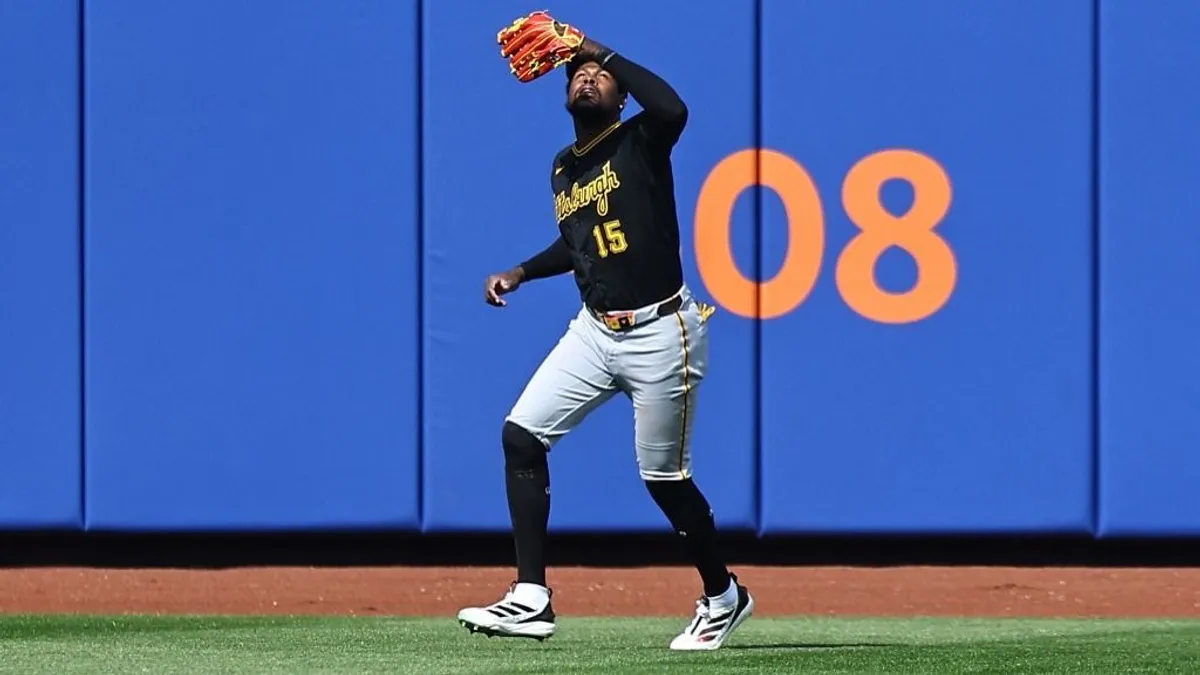 Az egész világ a lyukaskezű lúzer baseballjátékoson röhög – videó 