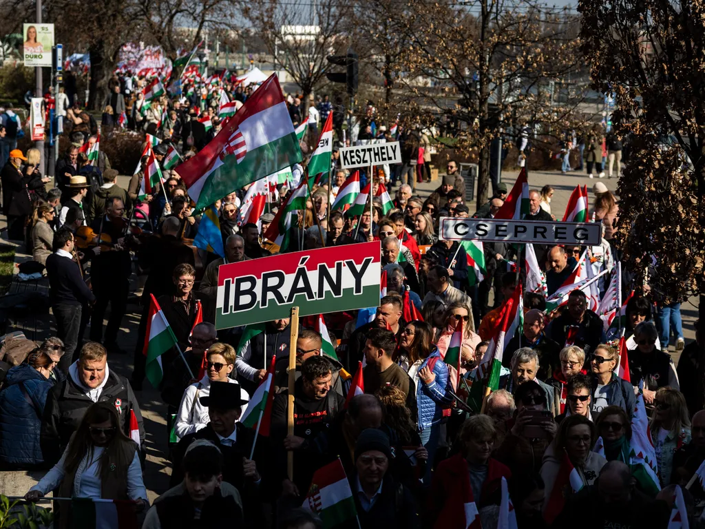 Békemenet, békemenet2026, békemenet2026.03.15., felvonulás, Civil Összefogás Fórum, CÖF, BékemenetCÖF, Fidesz,